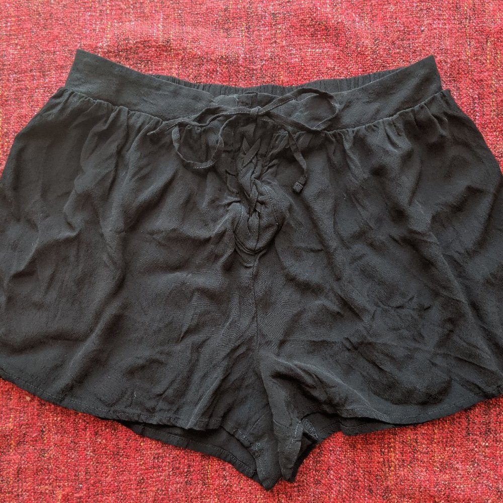 Black loose shorts